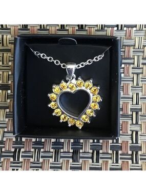 Avon November classic Birthstone heart necklace
